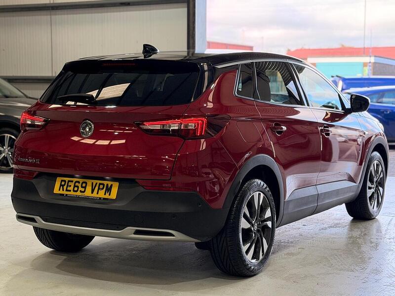 Vauxhall Grandland X 1.2 Turbo SRi Nav Auto Euro 6 (s/s) 5dr - U401
