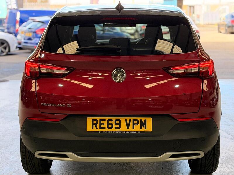 Vauxhall Grandland X 1.2 Turbo SRi Nav Auto Euro 6 (s/s) 5dr - U401