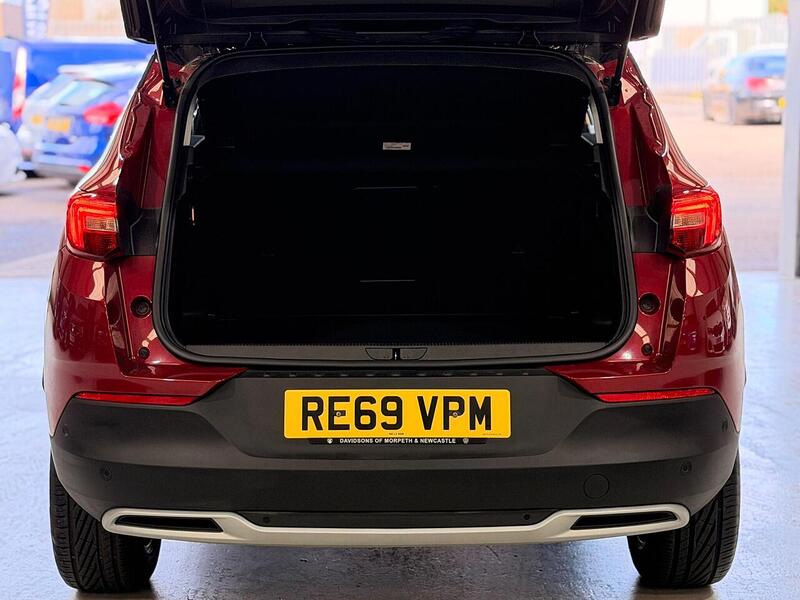 Vauxhall Grandland X 1.2 Turbo SRi Nav Auto Euro 6 (s/s) 5dr - U401