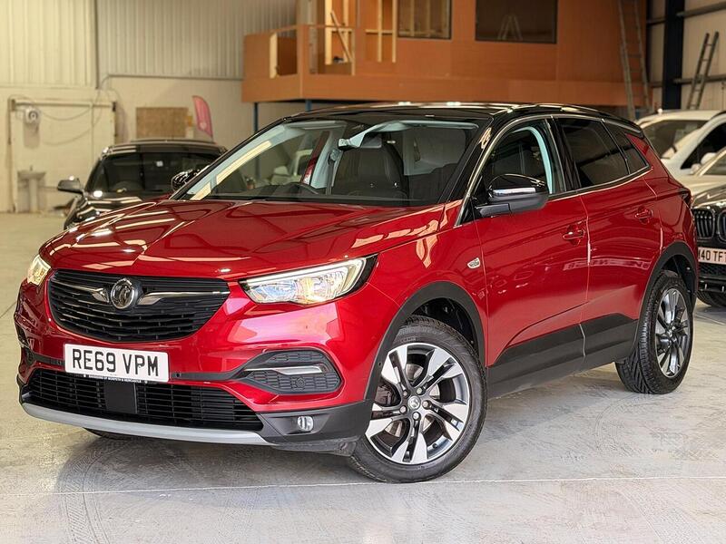 Vauxhall Grandland X 1.2 Turbo SRi Nav Auto Euro 6 (s/s) 5dr - U401