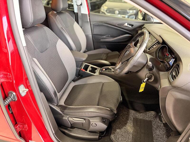 Vauxhall Grandland X 1.2 Turbo SRi Nav Auto Euro 6 (s/s) 5dr - U401