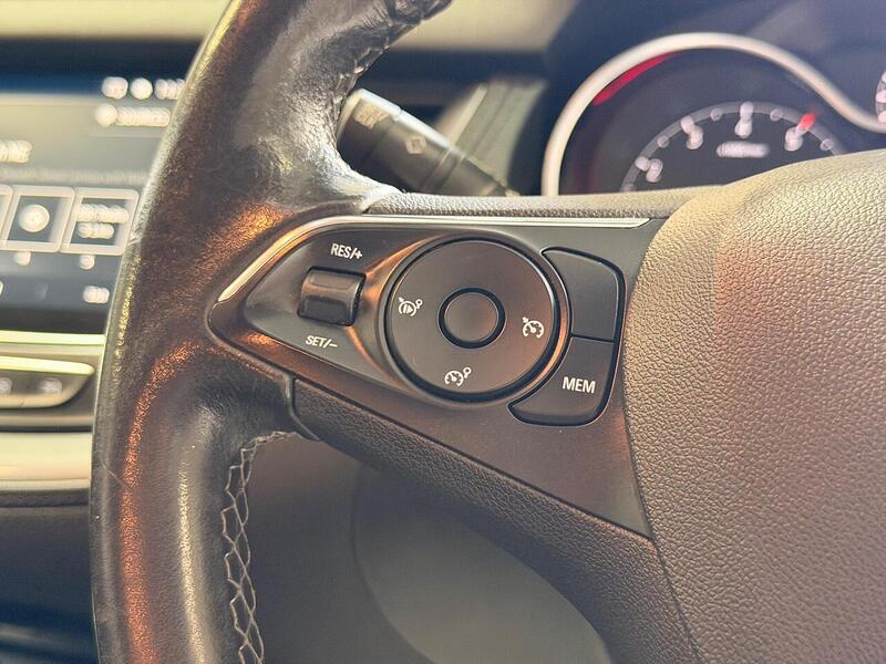 Vauxhall Grandland X 1.2 Turbo SRi Nav Auto Euro 6 (s/s) 5dr - U401