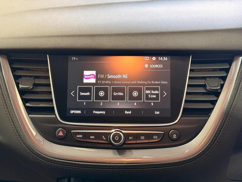 Vauxhall Grandland X 1.2 Turbo SRi Nav Auto Euro 6 (s/s) 5dr - U401