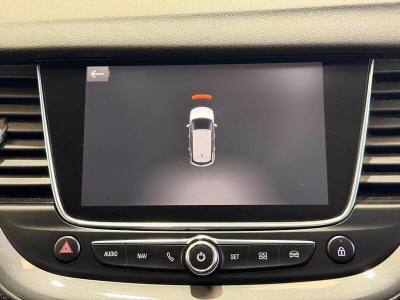 Vauxhall Grandland X 1.2 Turbo SRi Nav Auto Euro 6 (s/s) 5dr - U401