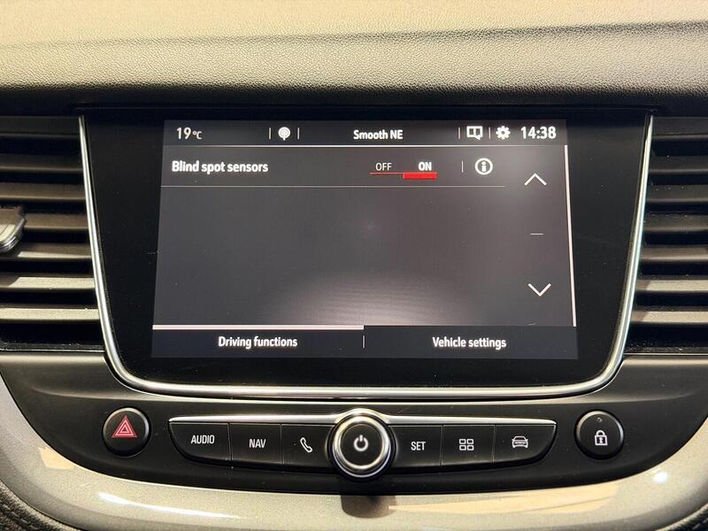 Vauxhall Grandland X 1.2 Turbo SRi Nav Auto Euro 6 (s/s) 5dr - U401