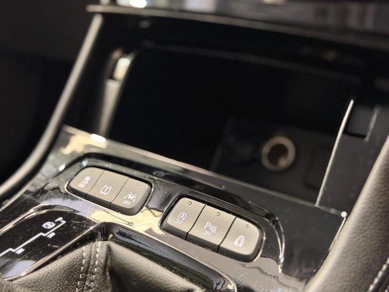 Vauxhall Grandland X 1.2 Turbo SRi Nav Auto Euro 6 (s/s) 5dr - U401