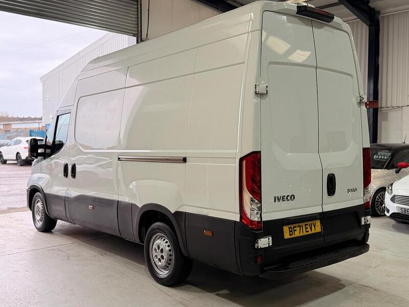 Iveco Daily 2.3D HPI 14V 35S 3520 MWB H2 Euro 6 (s/s) 5dr - U421