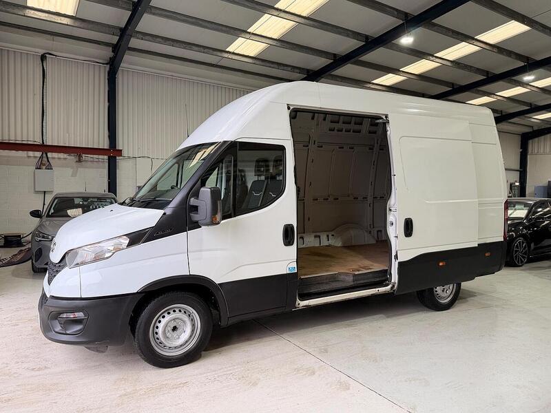 Iveco Daily 2.3D HPI 14V 35S 3520 MWB H2 Euro 6 (s/s) 5dr - U421