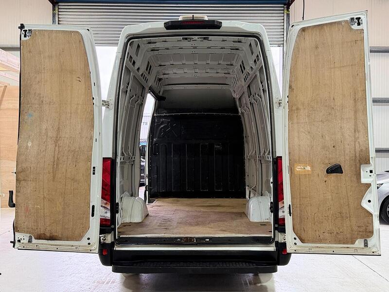 Iveco Daily 2.3D HPI 14V 35S 3520 MWB H2 Euro 6 (s/s) 5dr - U421