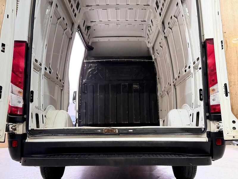 Iveco Daily 2.3D HPI 14V 35S 3520 MWB H2 Euro 6 (s/s) 5dr - U421