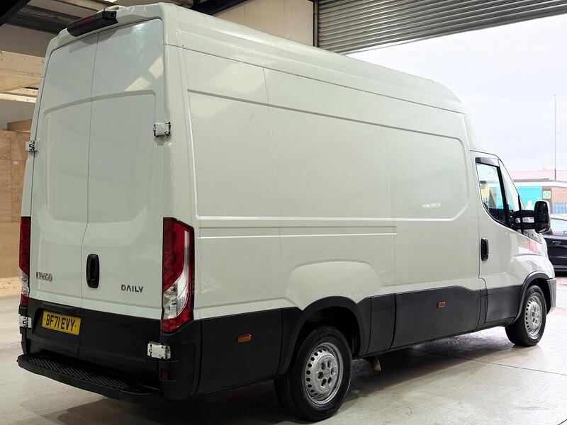 Iveco Daily 2.3D HPI 14V 35S 3520 MWB H2 Euro 6 (s/s) 5dr - U421