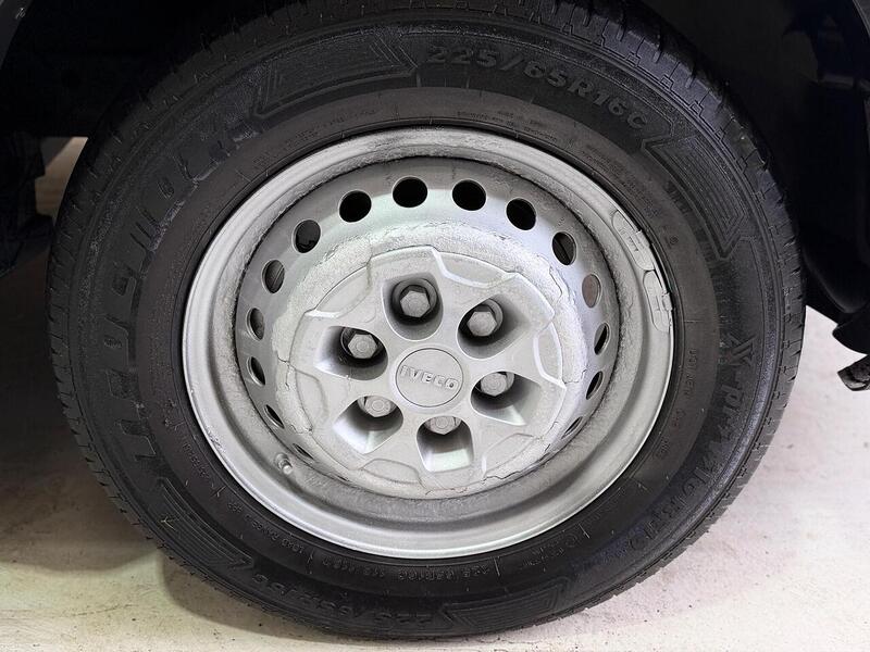 Iveco Daily 2.3D HPI 14V 35S 3520 MWB H2 Euro 6 (s/s) 5dr - U421