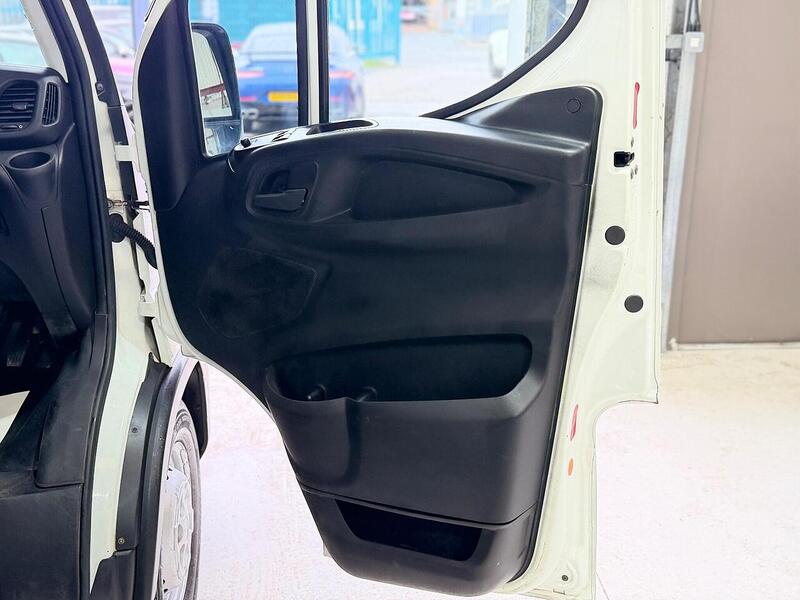 Iveco Daily 2.3D HPI 14V 35S 3520 MWB H2 Euro 6 (s/s) 5dr - U421