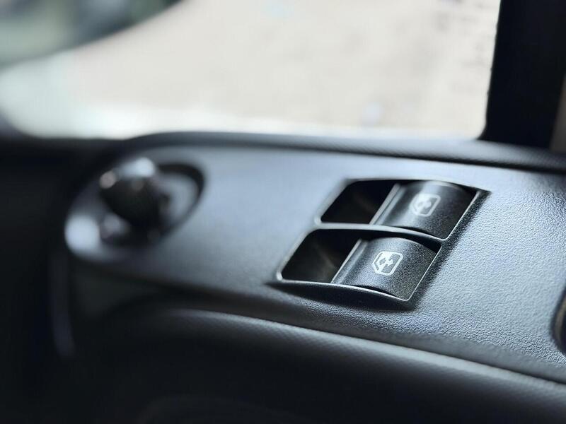 Iveco Daily 2.3D HPI 14V 35S 3520 MWB H2 Euro 6 (s/s) 5dr - U421