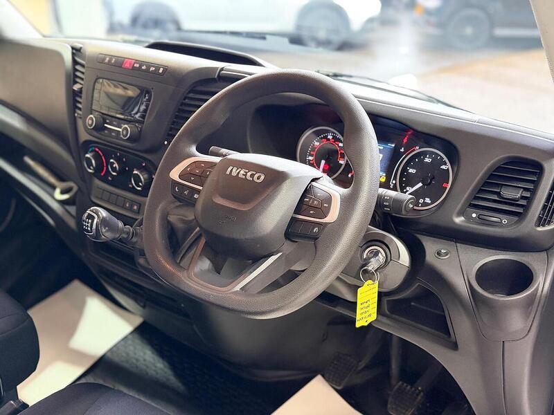 Iveco Daily 2.3D HPI 14V 35S 3520 MWB H2 Euro 6 (s/s) 5dr - U421