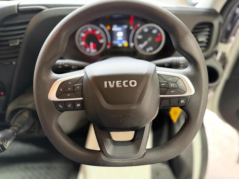 Iveco Daily 2.3D HPI 14V 35S 3520 MWB H2 Euro 6 (s/s) 5dr - U421