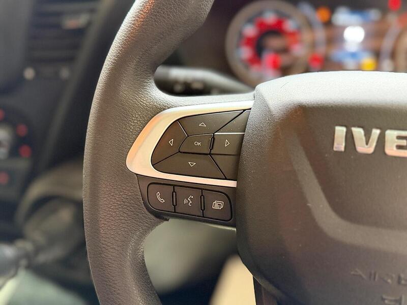 Iveco Daily 2.3D HPI 14V 35S 3520 MWB H2 Euro 6 (s/s) 5dr - U421