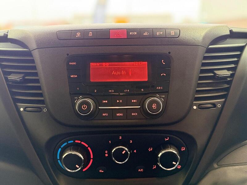 Iveco Daily 2.3D HPI 14V 35S 3520 MWB H2 Euro 6 (s/s) 5dr - U421