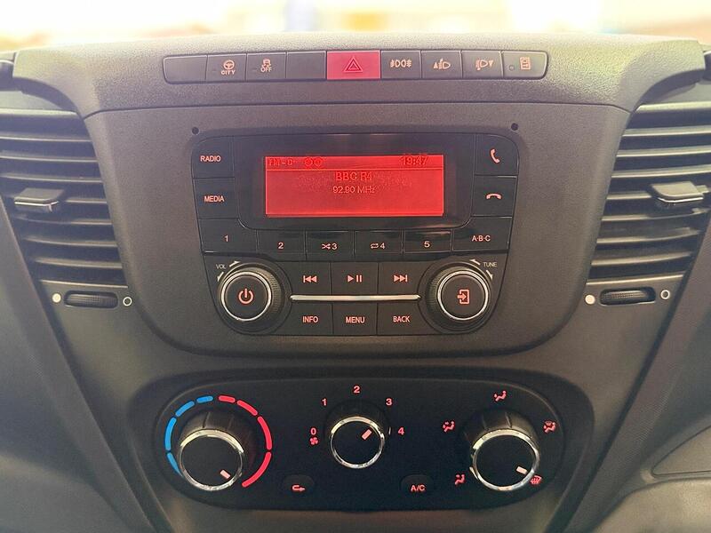 Iveco Daily 2.3D HPI 14V 35S 3520 MWB H2 Euro 6 (s/s) 5dr - U421