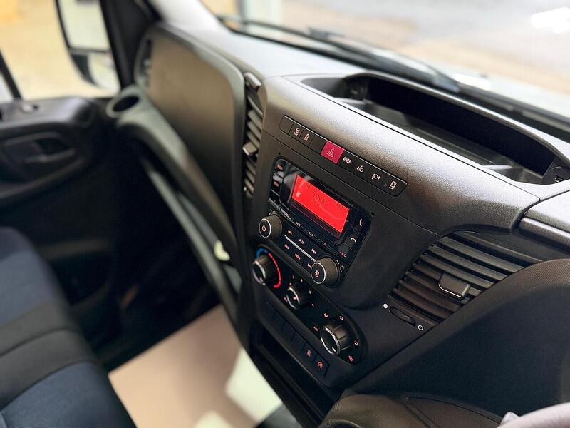 Iveco Daily 2.3D HPI 14V 35S 3520 MWB H2 Euro 6 (s/s) 5dr - U421