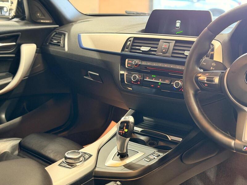 BMW 1 Series 1.5 118i M Sport Shadow Edition Auto Euro 6 (s/s) 5dr - U422