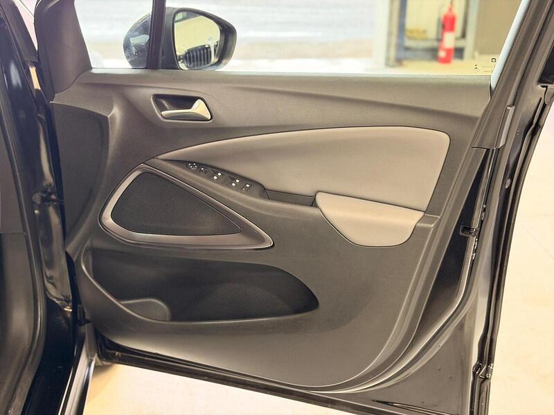 Vauxhall Crossland X 1.5 Turbo D ecoTEC Tech Line Nav Euro 6 (s/s) 5dr - U424