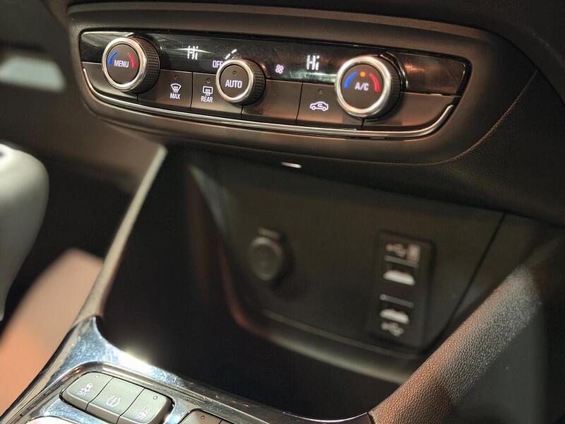 Vauxhall Crossland X 1.5 Turbo D ecoTEC Tech Line Nav Euro 6 (s/s) 5dr - U424