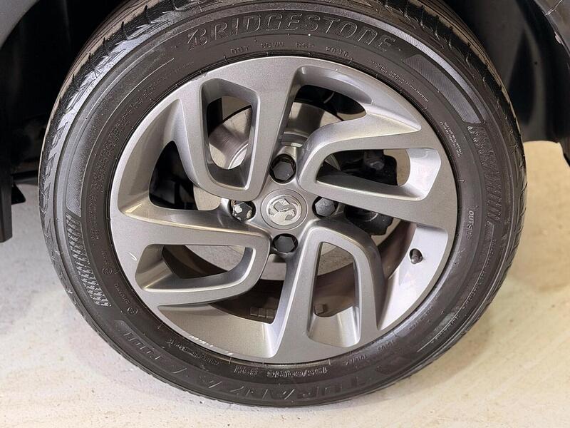 Vauxhall Crossland X 1.5 Turbo D ecoTEC Tech Line Nav Euro 6 (s/s) 5dr - U424