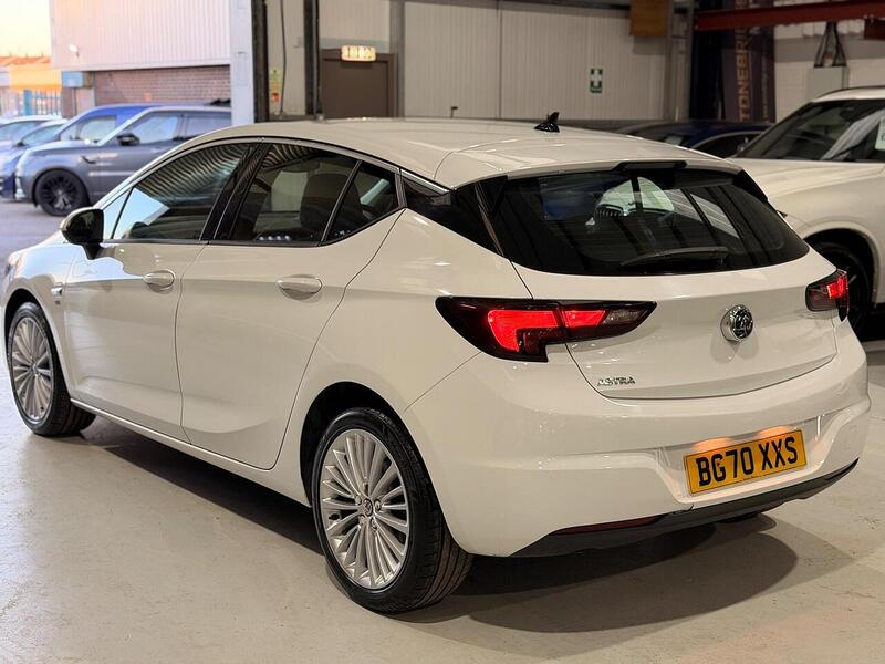 Vauxhall Astra 1.2 Turbo Elite Nav Euro 6 (s/s) 5dr - U429