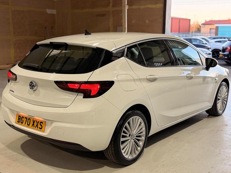 Vauxhall Astra 1.2 Turbo Elite Nav Euro 6 (s/s) 5dr - U429