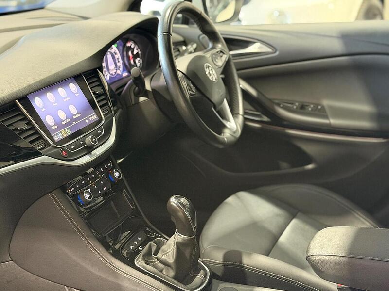 Vauxhall Astra 1.2 Turbo Elite Nav Euro 6 (s/s) 5dr - U429