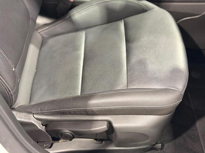 Vauxhall Astra 1.2 Turbo Elite Nav Euro 6 (s/s) 5dr - U429