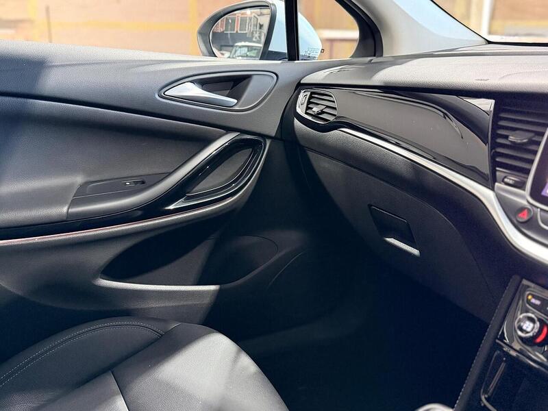 Vauxhall Astra 1.2 Turbo Elite Nav Euro 6 (s/s) 5dr - U429