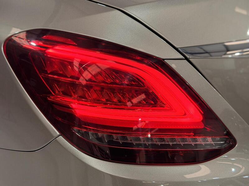 Mercedes-Benz C Class 2.0 C220d AMG Line (Premium Plus) G-Tronic+ Euro 6 (s/s) 4dr - U433