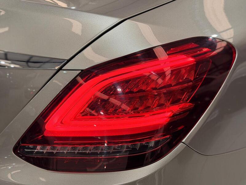 Mercedes-Benz C Class 2.0 C220d AMG Line (Premium Plus) G-Tronic+ Euro 6 (s/s) 4dr - U433