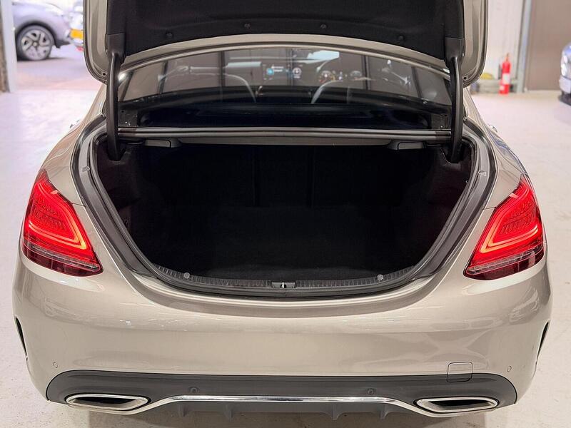 Mercedes-Benz C Class 2.0 C220d AMG Line (Premium Plus) G-Tronic+ Euro 6 (s/s) 4dr - U433