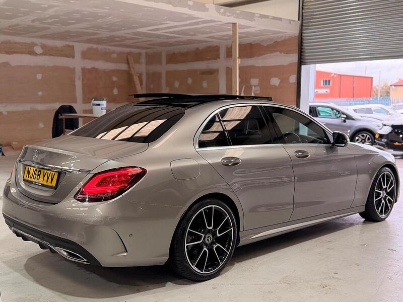 Mercedes-Benz C Class 2.0 C220d AMG Line (Premium Plus) G-Tronic+ Euro 6 (s/s) 4dr - U433