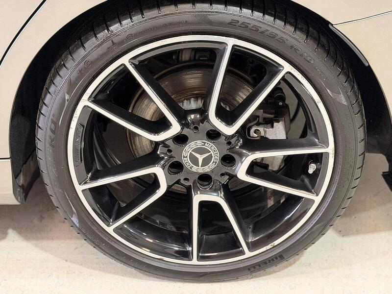 Mercedes-Benz C Class 2.0 C220d AMG Line (Premium Plus) G-Tronic+ Euro 6 (s/s) 4dr - U433