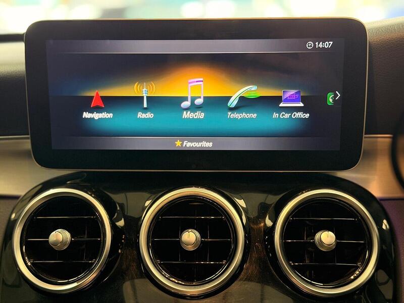 Mercedes-Benz C Class 2.0 C220d AMG Line (Premium Plus) G-Tronic+ Euro 6 (s/s) 4dr - U433