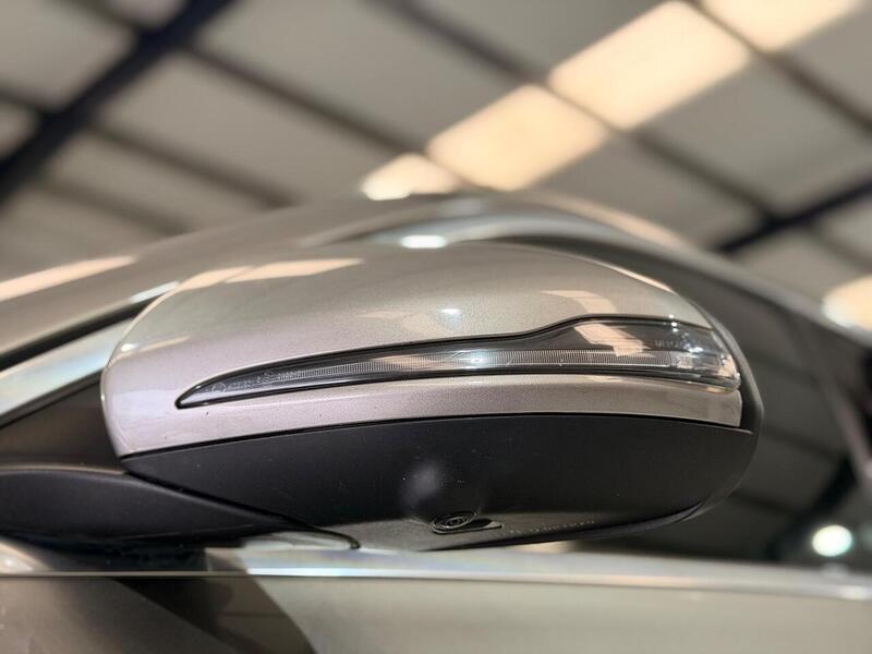 Mercedes-Benz C Class 2.0 C220d AMG Line (Premium Plus) G-Tronic+ Euro 6 (s/s) 4dr - U433