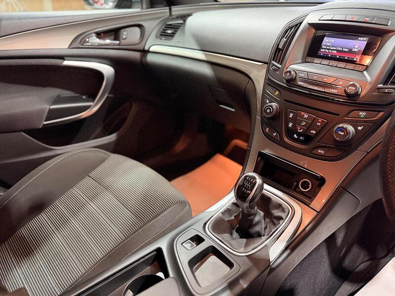 Vauxhall Insignia 2.0 CDTi ecoFLEX Limited Edition Euro 5 (s/s) 5dr - U434