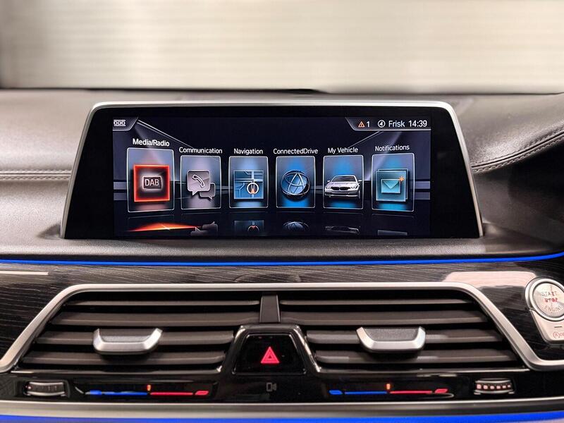 BMW 7 Series 3.0 730d M Sport Auto xDrive Euro 6 (s/s) 4dr - U440