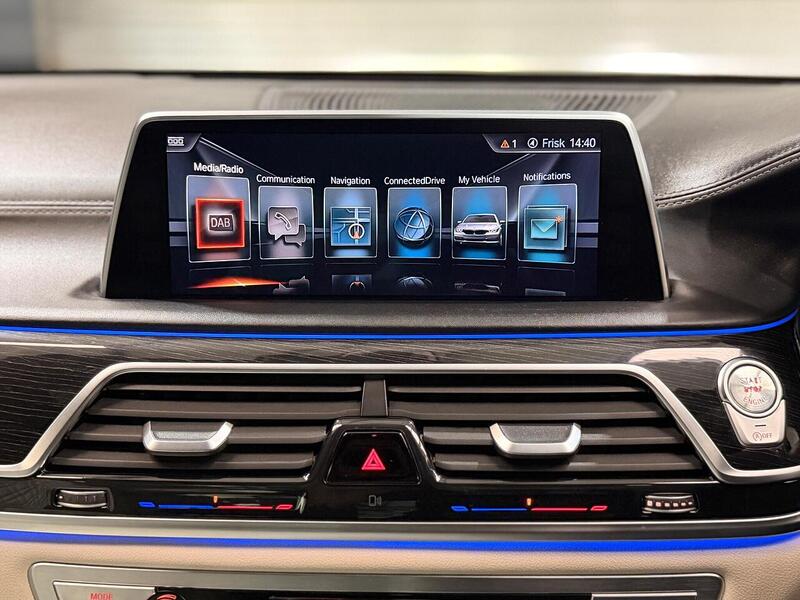 BMW 7 Series 3.0 730d M Sport Auto xDrive Euro 6 (s/s) 4dr - U440