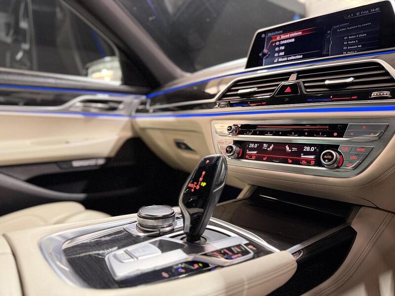 BMW 7 Series 3.0 730d M Sport Auto xDrive Euro 6 (s/s) 4dr - U440