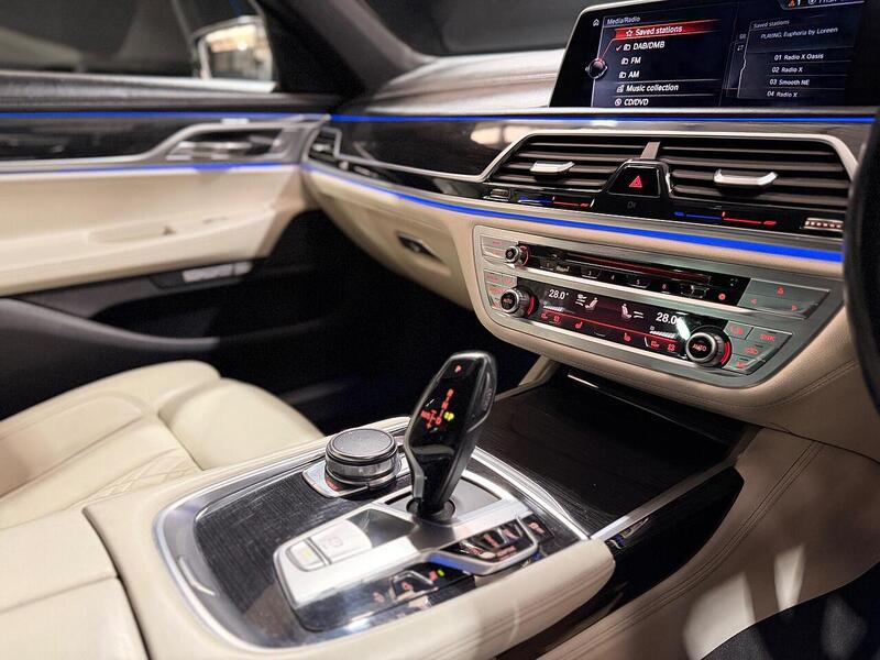 BMW 7 Series 3.0 730d M Sport Auto xDrive Euro 6 (s/s) 4dr - U440