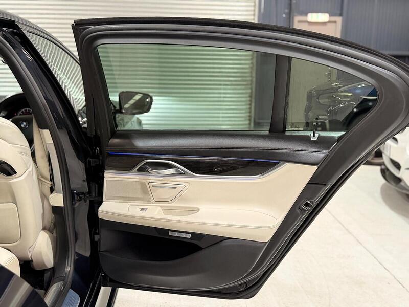 BMW 7 Series 3.0 730d M Sport Auto xDrive Euro 6 (s/s) 4dr - U440