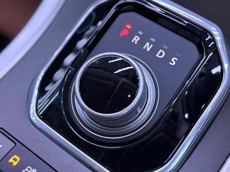 Land Rover Range Rover Evoque 2.2 SD4 Pure Tech Auto 4WD Euro 5 (s/s) 5dr - U446