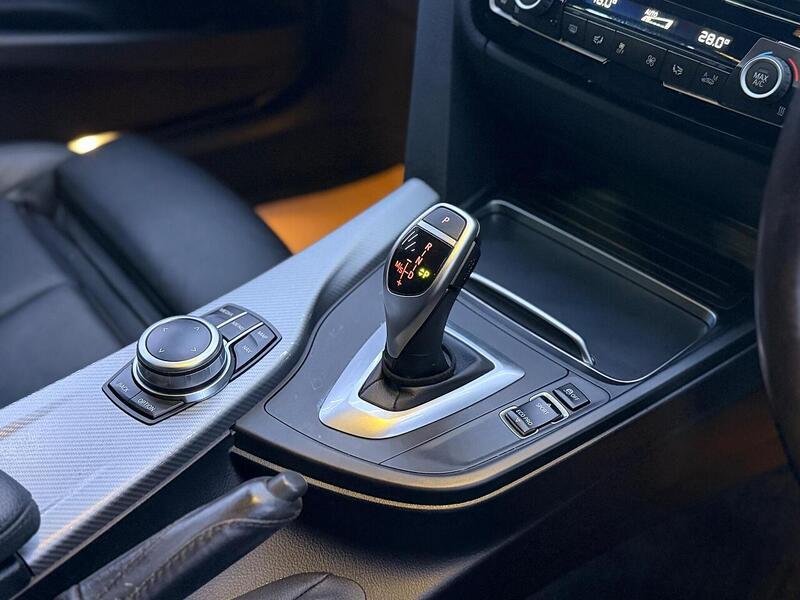 BMW 3 Series 2.0 320i M Sport Shadow Edition Touring Auto Euro 6 (s/s) 5dr - U452