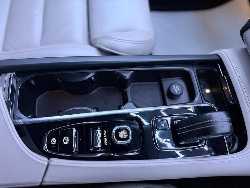 Volvo XC90 2.0 B5 MHEV R-Design Auto 4WD Euro 6 (s/s) 5dr - U457