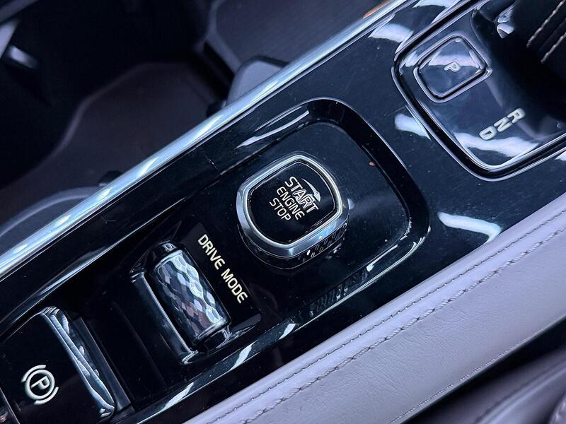 Volvo XC90 2.0 B5 MHEV R-Design Auto 4WD Euro 6 (s/s) 5dr - U457